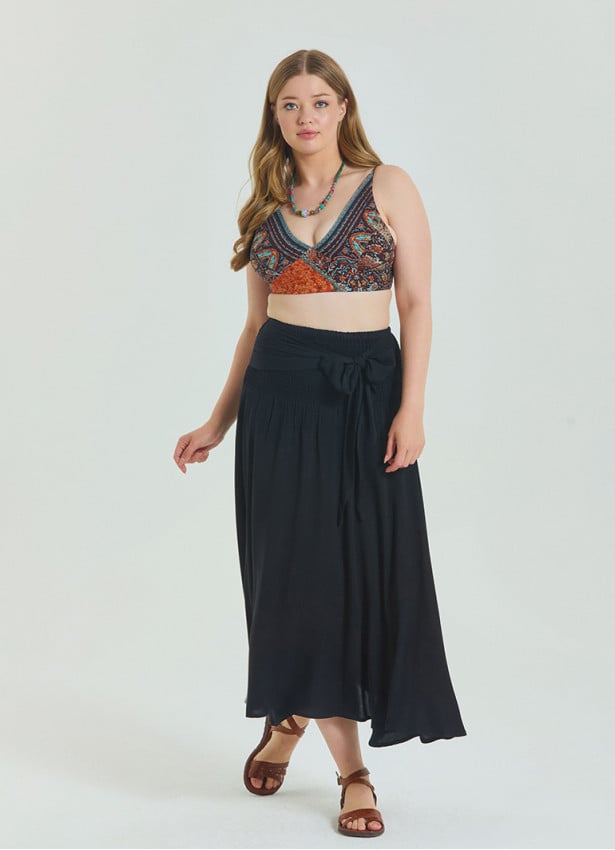Black Plus Size Skirt with Waist Tie and Gipe Detail 4595